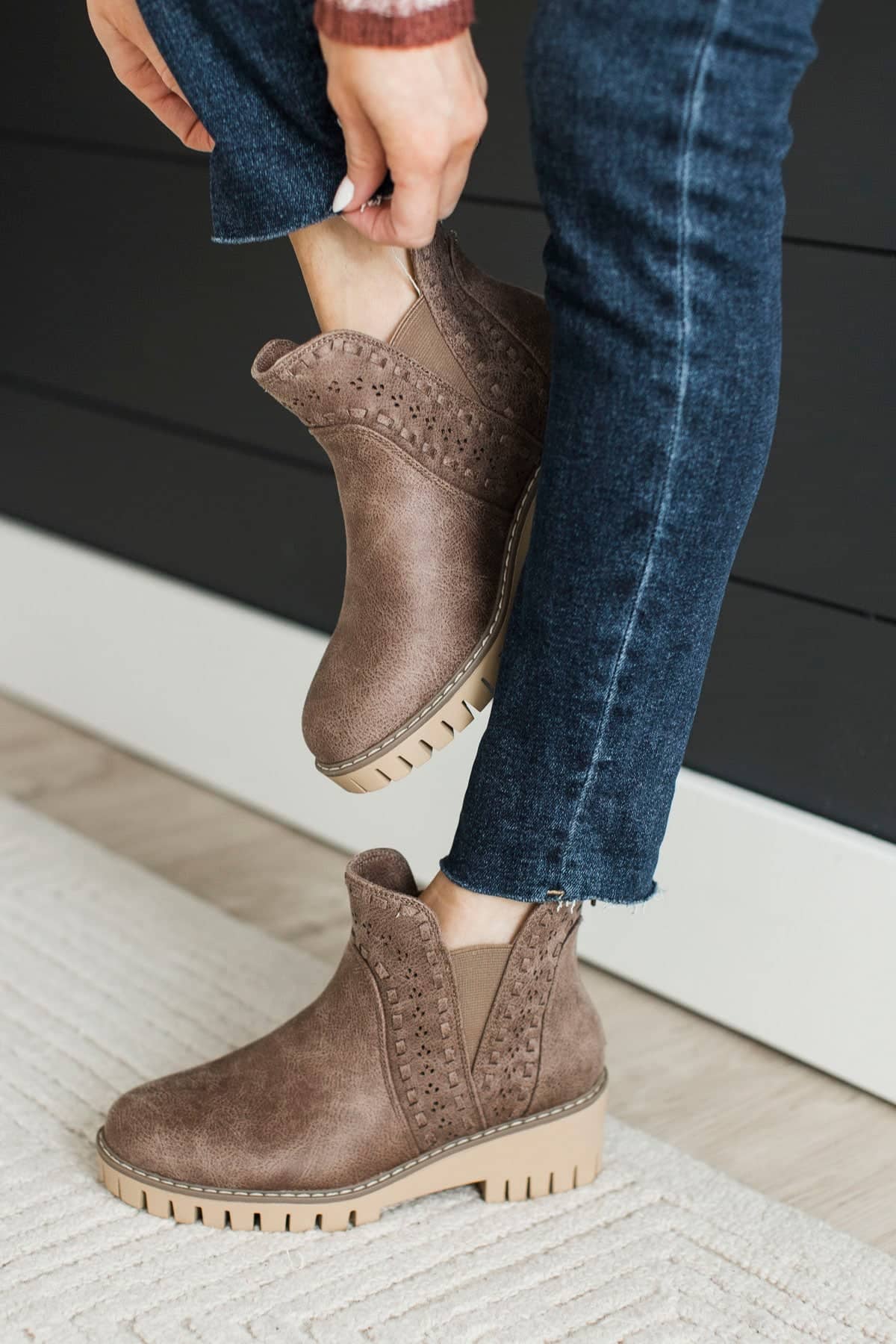 Very G Aryana Boots- Taupe