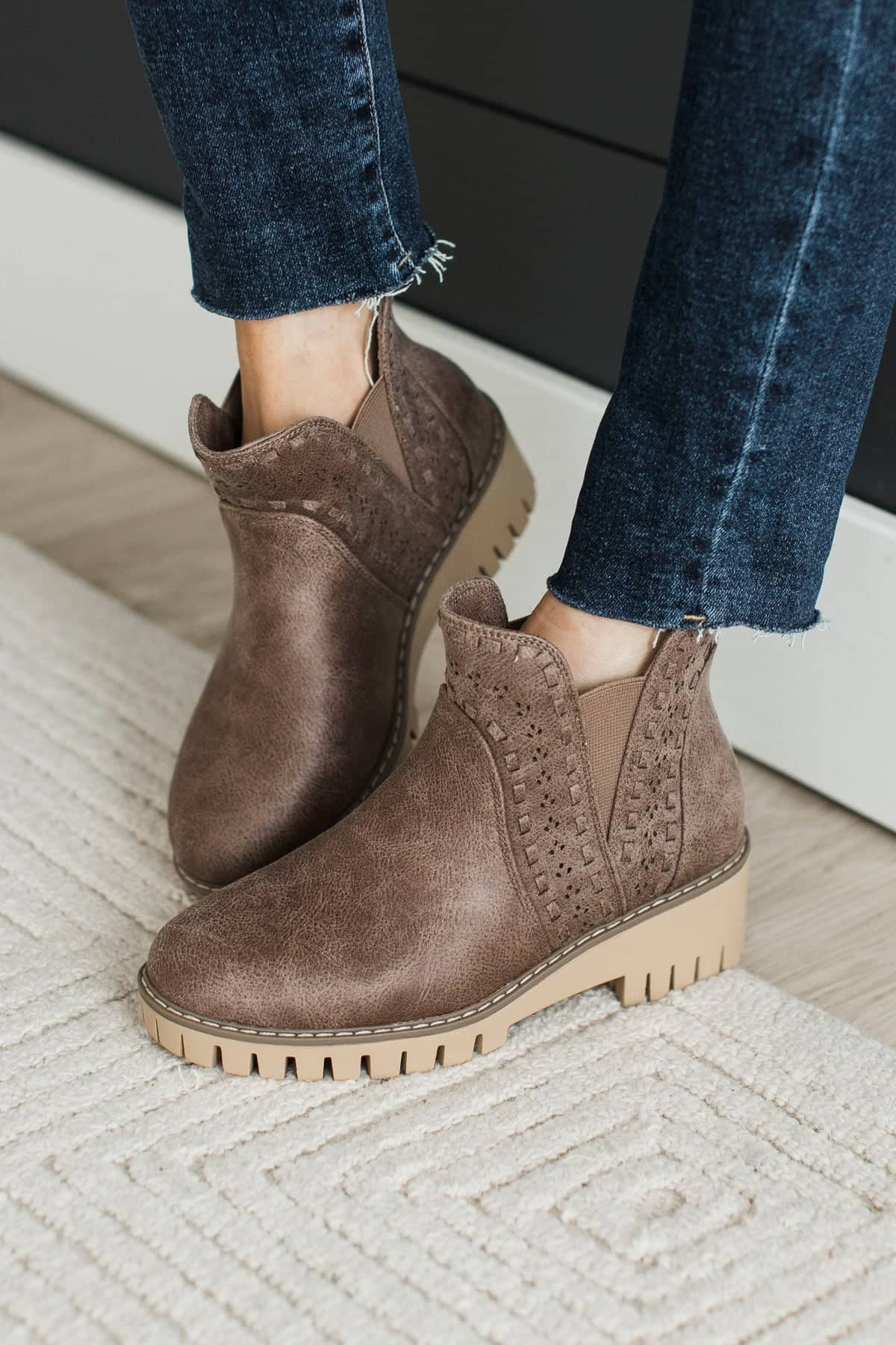 Very G Aryana Boots- Taupe